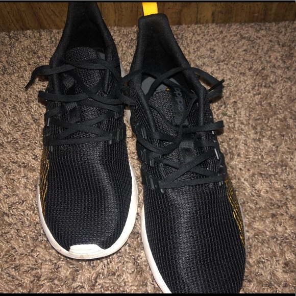 Adidas Questar Flow size 12 - Picture 4 of 5